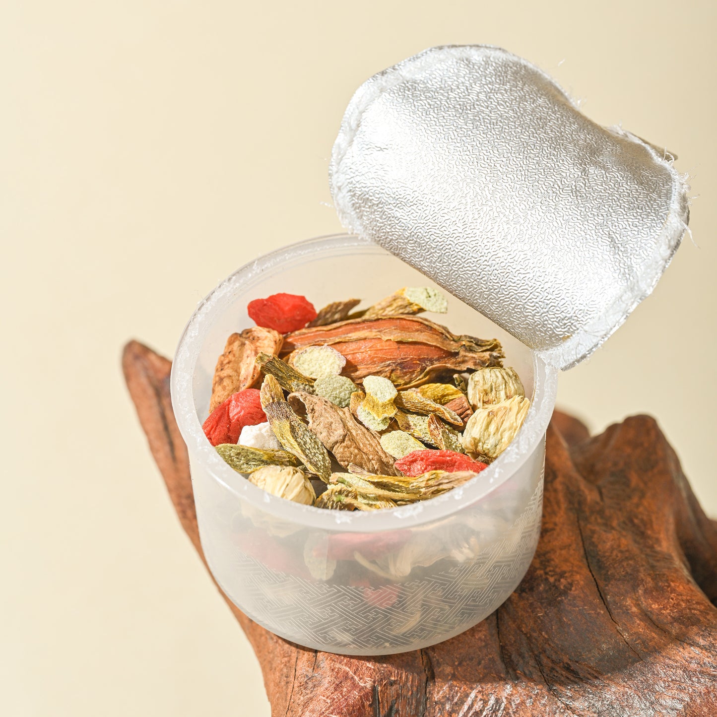 Chrysanthemum Dendrobium and wolfberry cassia seed tea